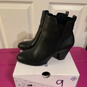 Women’s black ankle boot